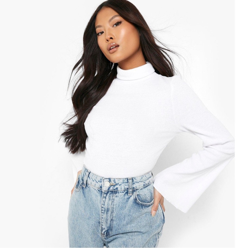 NWT Boohoo White Ribbed Turtleneck Sz. M US 6/UK 10